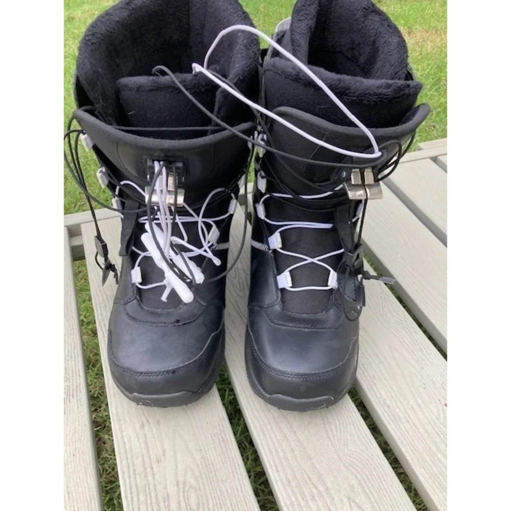 Chamonix Mens Snow Boarding Boots 11 Very Good Condition
